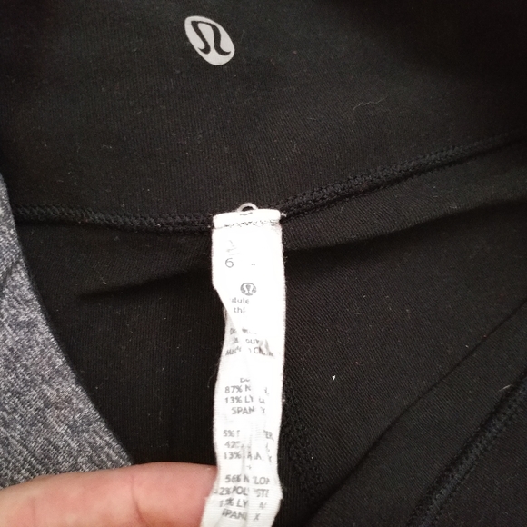 Lululemon Groove Pant 
Black and quilt print sz 6 - Picture 4 of 8